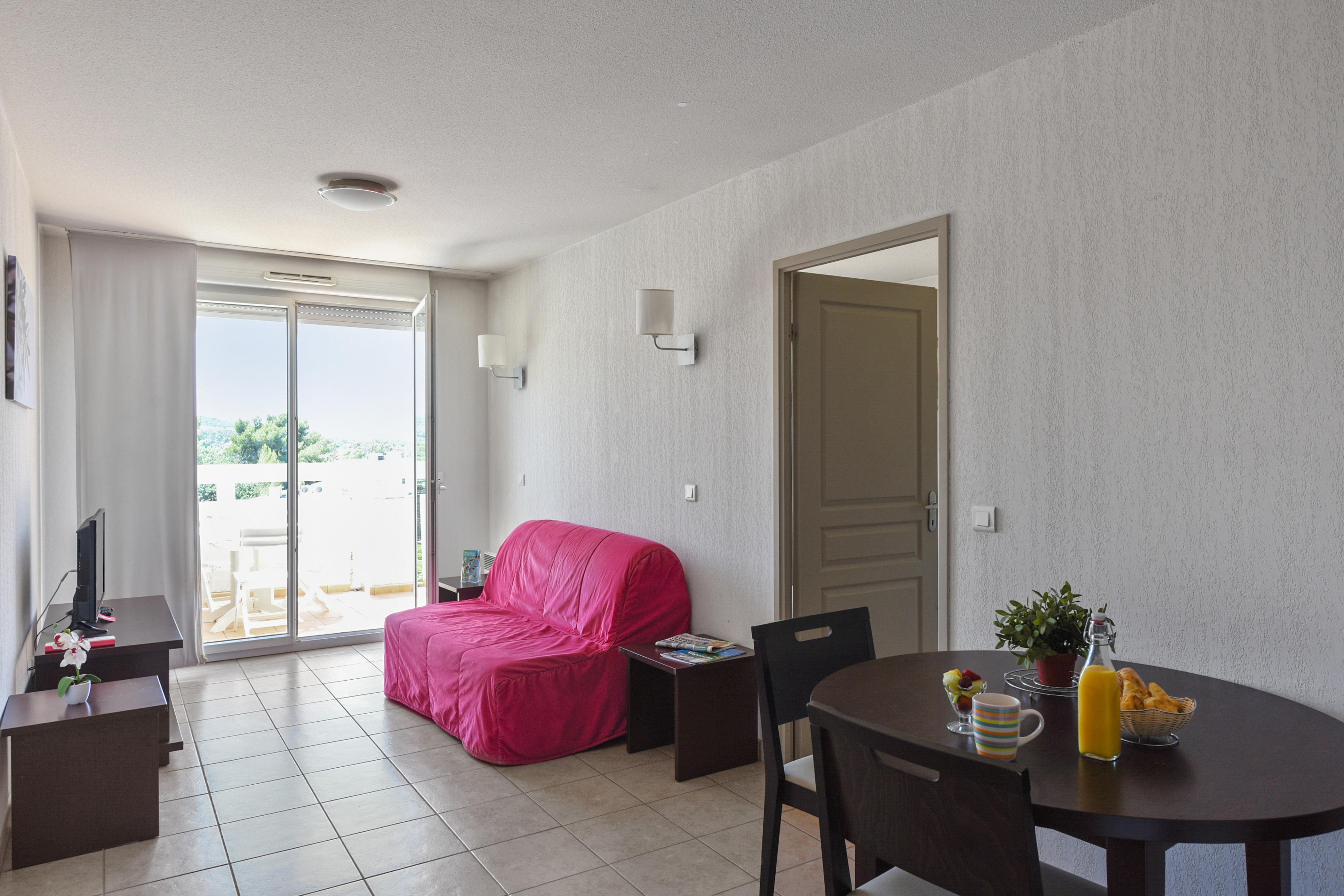 Zenitude Hotel-Residences Toulon Six Fours Сис-Фур-Ле-Пляж Экстерьер фото