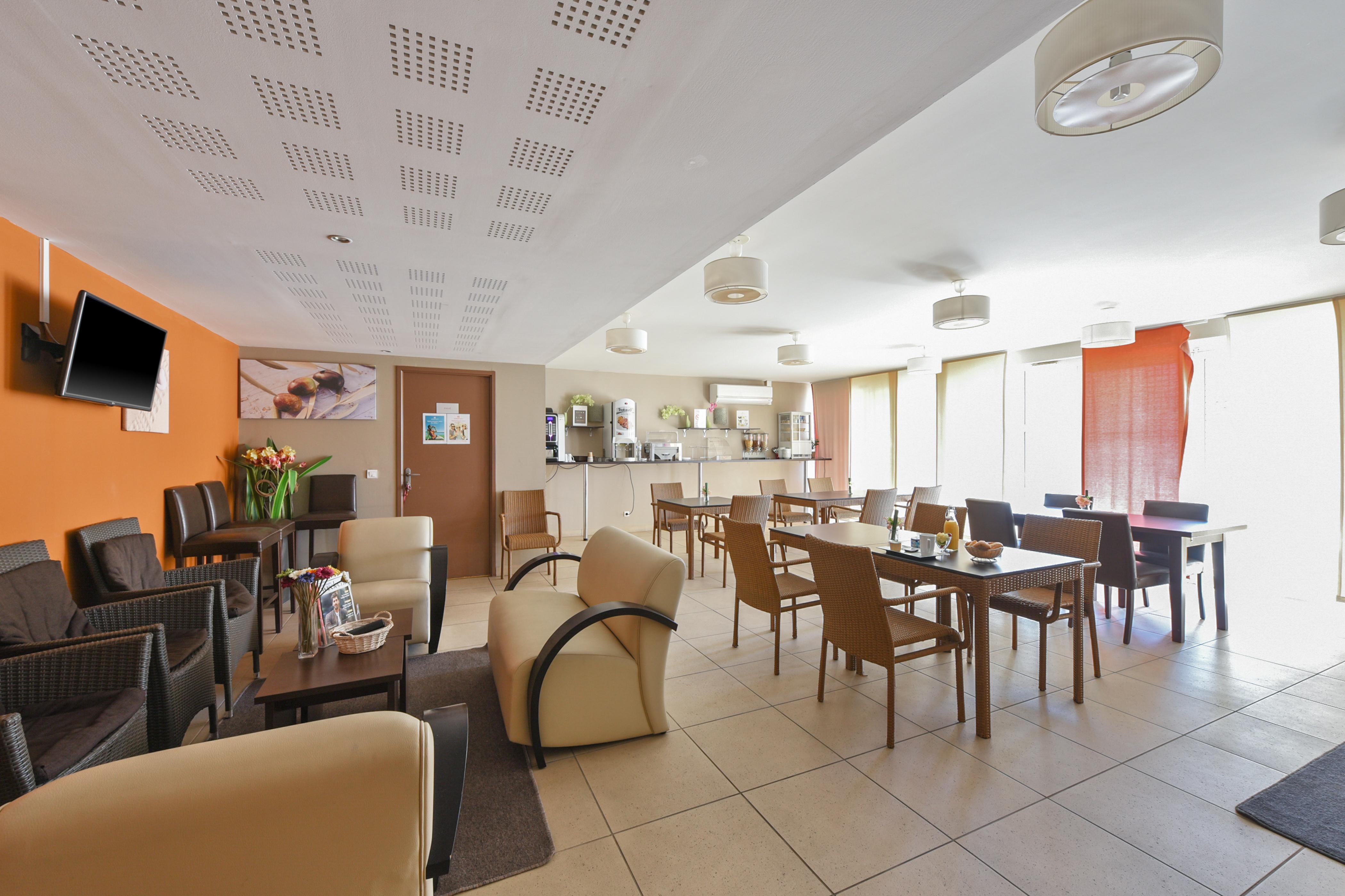 Zenitude Hotel-Residences Toulon Six Fours Сис-Фур-Ле-Пляж Экстерьер фото